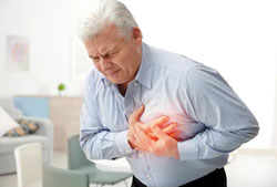 Una persona sufriendo una Insuficiencia Cardíaca