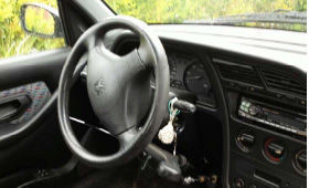 COche con el volante adaptado