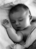 Bebé con Fibrosis Quística, durmiendo