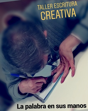 persona escribiendo en el taller de escritura creativa argadini