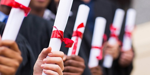 alumnos con diplomas del curso de accesibilidad audiovisual