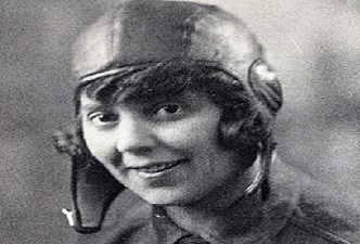Nellie Zabel Willhite vestida de piloto de aviones