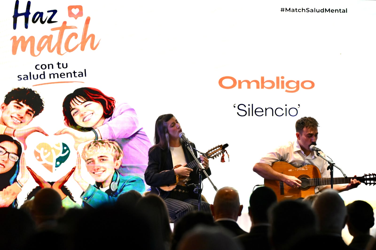 Actuación del grupo musical Ombligo