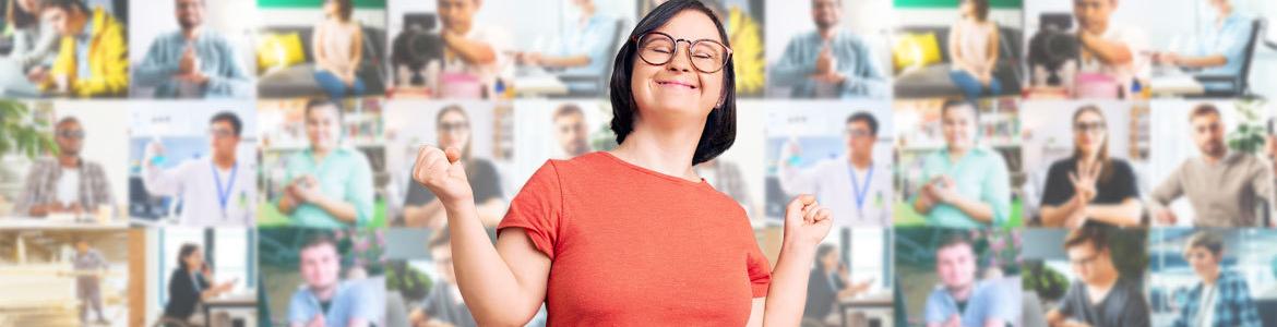 Chica con Síndrome de Down en el banner de la XXI Feria de Empleo para personas con Discapacidad de la Comunidad de Madrid