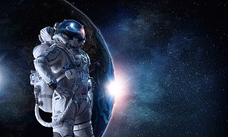 Un astronauta y la tierra. Calentamiento global