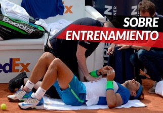 Joven agotado practicando deporte y texto SOBREENTRENAMIENTO