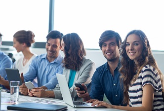 Emprendedores en una clase de orientación laboral