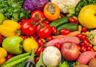Algunos de los alimentos que pueden provocar migrañas, como los vegetales, frutas, etc...