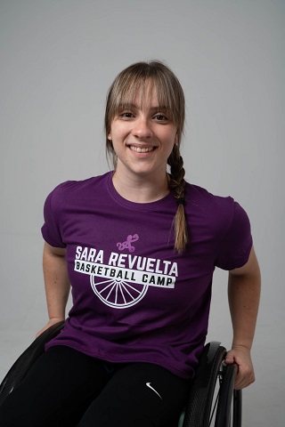 Sara promocionando su campus