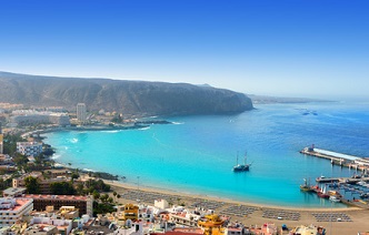 Paisaje de playa en una mañana de sol