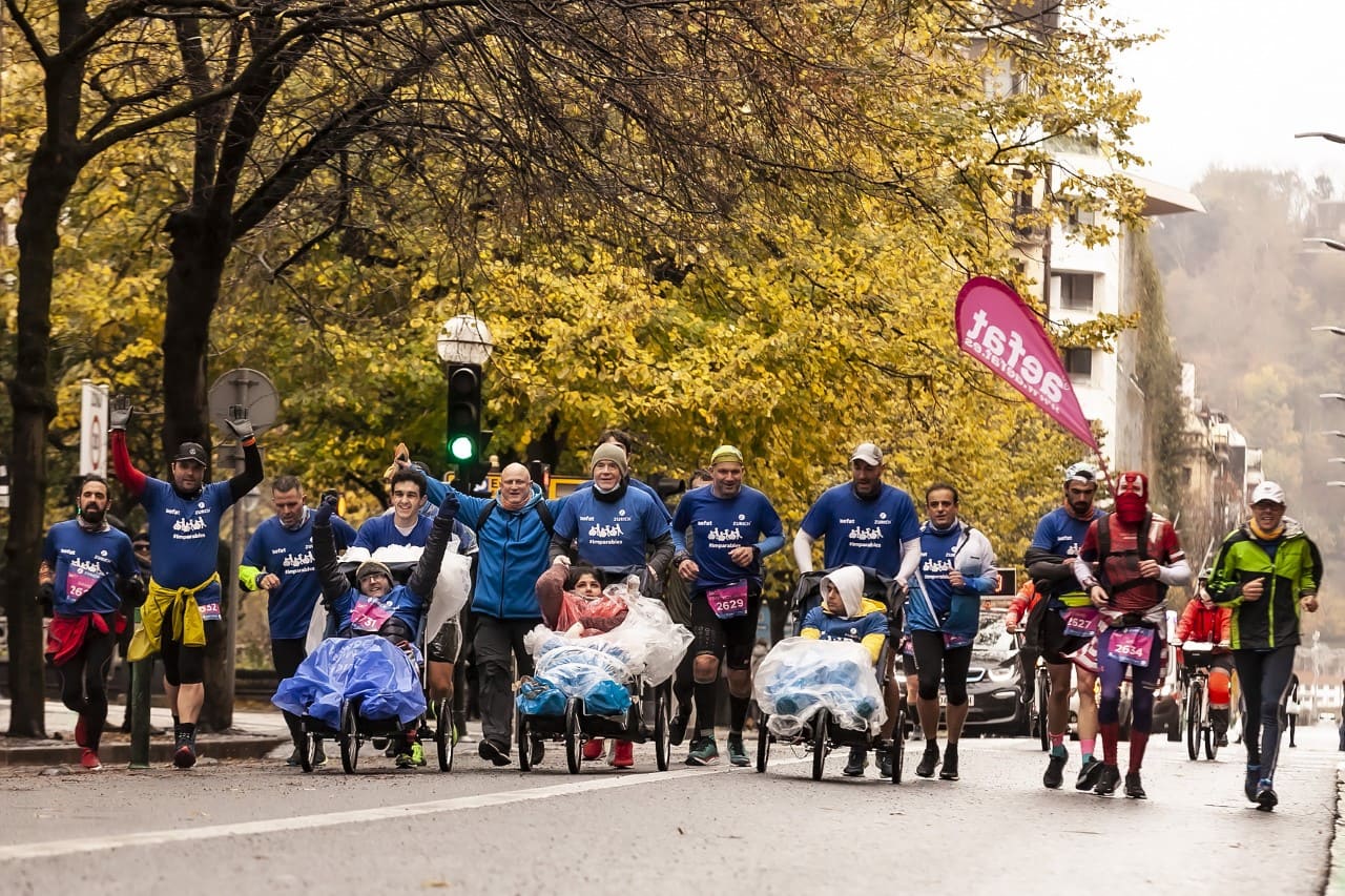 Personas con ataxia en el Zurich Maratón de San Sebastián