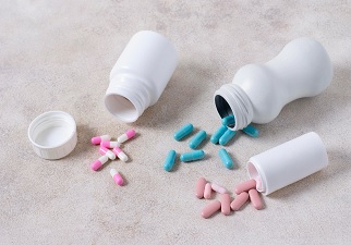 Unos botes de pastillas para el tratamiento de las migrañas