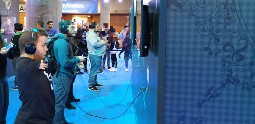 Kike jugando en el Top Gamers Academy