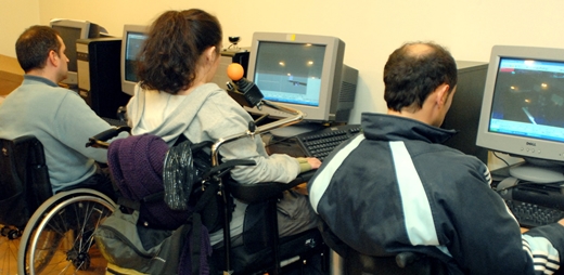 Tres personas con discapacidad de entidades a las que Fundación ONCE ha apoyado este año
