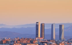 Tipos de transporte, vista de las 4 Torres de Madrid