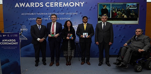 Foto familia de los premios destinos turísticos accesibles