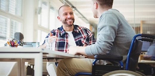 Preparador laboral con una persona con discapacidad