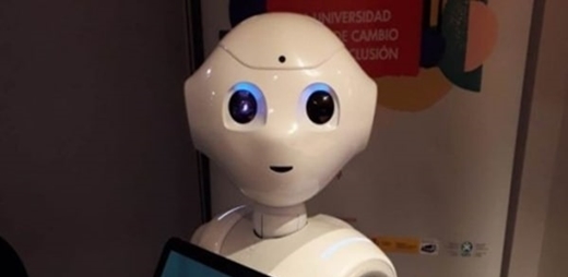 Robot asistencial, inteligencia artificial por la igualdad de las personas con discapacidad