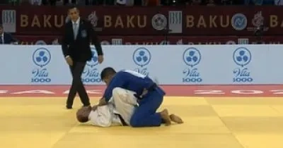 Dos judokas paralímpicos compitiendo