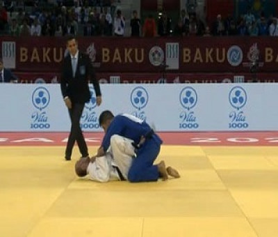 Dos judokas paralímpicos compitiendo