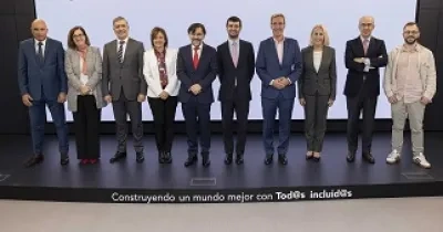 Asistentes juntos por la accesibilidad y la inclusión para personas con discapacidad