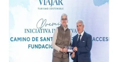 Dos participantes de los premios viajar turismo accesible