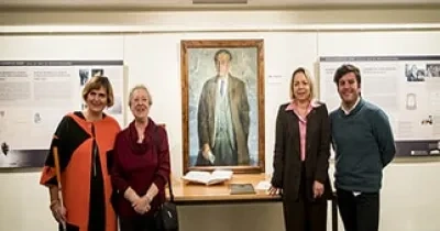 Visitantes en el El Museo Tiflológico de la ONCE