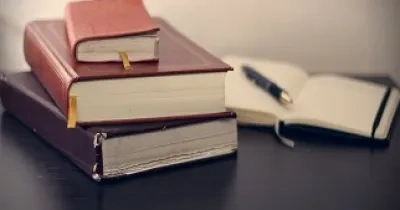 libros apilados