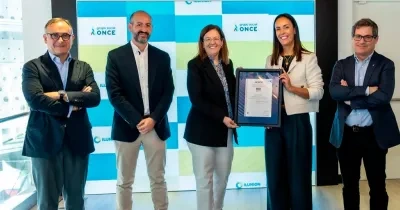 Ilunion VidaSénior recibiendo la certificación de AENOR en la norma ISO 45003 sobre Gestión del Riesgo Psicosocial