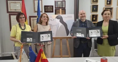 Presentación del sello con todas las personas competentes de CERMI y CORREOS, en la sede del CERMI
