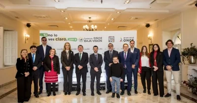 Foto de familia de la presentación de la Fundación ONCE Baja Visión | Foto de la ONCE