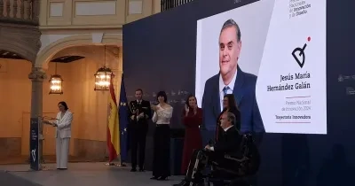 Jesús Hernández, Premio Nacional de Innovación 2024, junto a la Reina | Foto de Servimedia