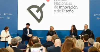 Jesús Hernández, primero por la derecha, junto a otros premiados | Foto de Casa del Rey