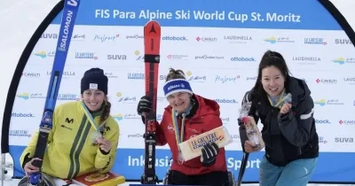 Audrey Pascual (izquierda), con la plata en eslalon gigante en Saint Moritz (Suiza)