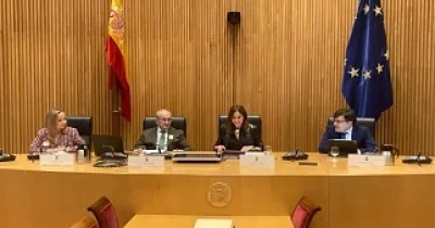 Alberto Durán (derecha), durante su participación en la inauguración de la jornada (Fuente: Comisión de Sanidad del Congreso)
