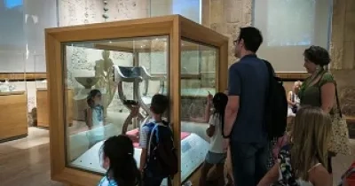 Visitantes del Museo de la Alhambra (Fuente: Patronato de la Alhambra y Generalife)