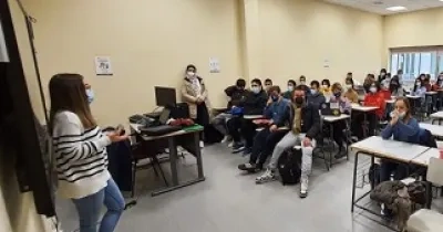 Alumnos con discapacidad intelectual, en la clase de uno de los cursos de la Universidad de Córdoba