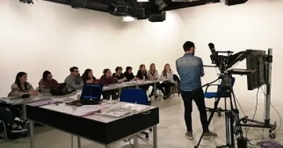Alumnos durante la formación práctica de uno de los cursos de Atresmedia Formación (Fuente: Fundación Integra)