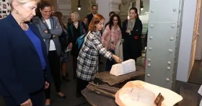 Algunos de los visitantes en la Bienal de Arte (Fuente: Jorge Villa)