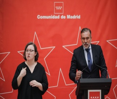 Enrique López durante su intervención para comunicar la incorporación del nuevo servicio (Fuente: Comunidad de Madrid)