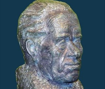 Busto del premio Juan Luis Marroquín (Fuente: CNSE)