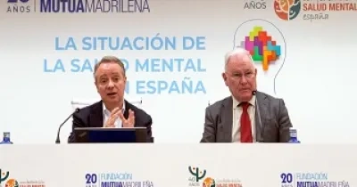 Lorenzo Cooklin (izquierda en la imagen), director general de la Fundación Mutua Madrileña y Nel González Zapico, presidente de la Confederación Salud Mental España, en la presentación del informe (Fuente: Fundación Mutua Madrileña)