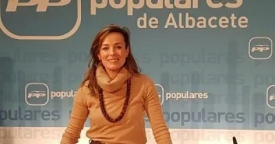 Carmen Navarro, con el presidente del PP de Castilla-La Mancha (Fuente: PP)