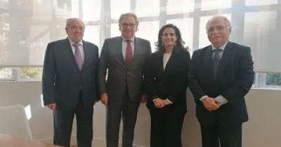 Momento de la firma del convenio de colaboración entre la Fundación Economía y Salud con la Fundación José Ortega y Gasset-Gregorio Marañón (Fuente: Fundación Economía y Salud)