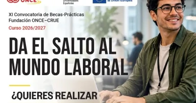 Cartel de la XI Convocatoria de Becas-Prácticas Fundación ONCE y CRUE para el curso 2026/2027. La imagen muestra a una persona utilizando un ordenador portátil en un entorno de oficina. El cartel informa sobre prácticas remuneradas para estudiantes universitarios con discapacidad y está cofinanciado por la Unión Europea.