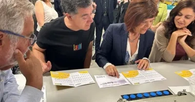 Escritores en el taller de braille