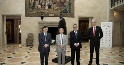 Foto de familia de algunos participantes en el encuentro, entre los que estaban Miguel Carballeda y Alberto Durán
