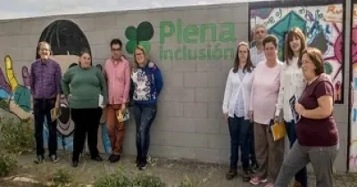 Imagen del Proyecto Plena Inclusión Montijo, con sus integrantes, una de las entidades en peligro de cierre (Fuente: Plena inclusión)