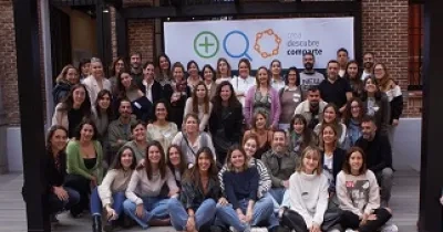 Momento de las ‘Jornadas Profesionales del Autismo’ de FESPAU, con el grupo de profesionales que asistieron (Fuente: Federación Autismo FESPAU)