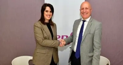 Momento del encuentro de FIAPAS y Renfe para colaborar por la accesibilidad de las personas con discapacidad auditiva (Fuente: FIAPAS)